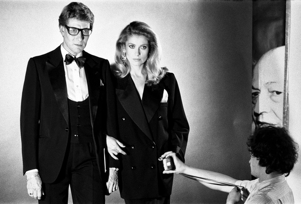 На снимке: Ив Сен-Лоран и Катрин Денев. 1980 год
