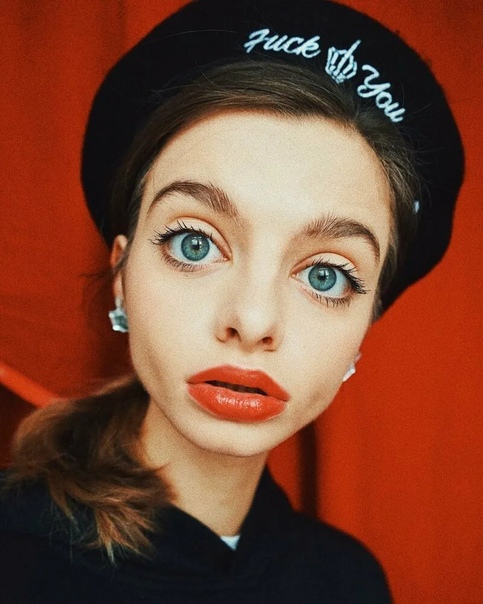 Мария Оз обладательница самых больших глаз в мире Украинская 25 летняя модель и блогер Марина Оз покорила интернет-пользователей своими большими, прекрасными глазами. Девушка имеет очень