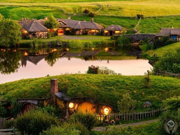 Интересные места в Новой Зеландии 1. Хоббитон Хоббитон это деревня, которую построили специально для съёмок трилогии «Властелин колец». Главная достопримечательность Новой Зеландии недалеко от