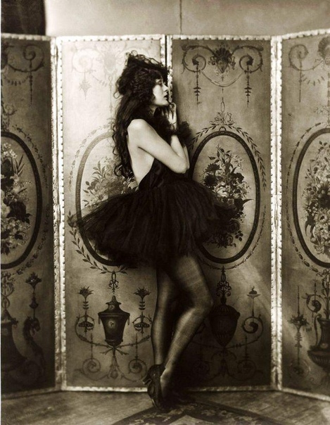 Фото звезды немого кино Долорес Костелло. 1920-е