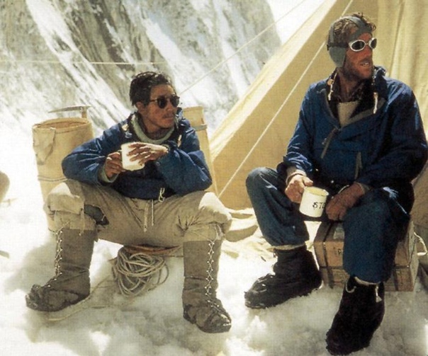 Фотография Эдмунд Хиллари и Норгей Тенцинг на Эвересте, 29 мая 1953 года.