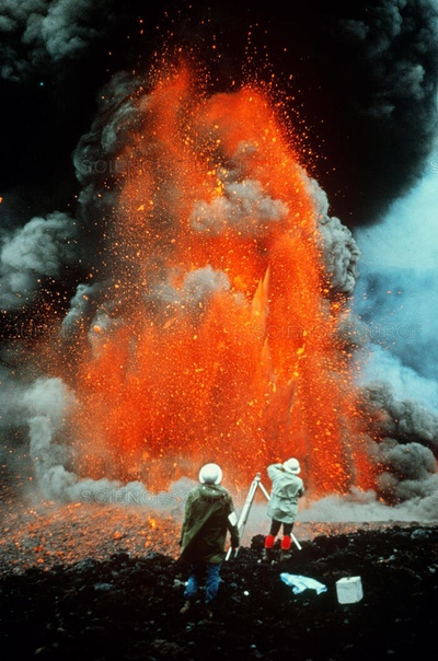 Поразительное фото вулканологов Мориса и Кати Краффт, 1980-е.