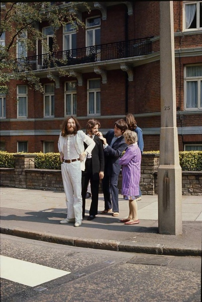 Эбби роуд, Лондон. Прелюдия к известному фото. Англия, 1969 г.