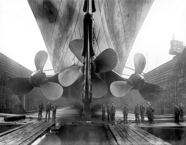 Историческое фото. Титаник перед спуском на воду.Впечатляюще!