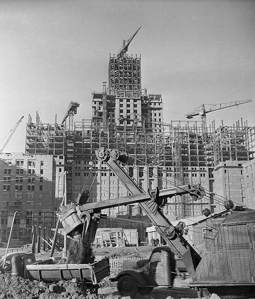 Строительство здания МГУ. 1949 1953 гг.