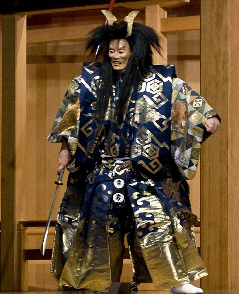 История жизни самурая Минамото-но Ёсицунэ , который стал джедаем. В детстве от будущего героя театральных постановок, фильмов, аниме и игр не ждали великих свершений. Ёсицунэ родился в 1159 году