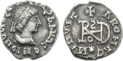 КОРОЛЬ ОСТГОТОВ , ПОКОРИВШИЙ ИТАЛИЮ. В 476 г. Западная Римская империя перестала существовать. Предводитель наемной варварской дружины Одоакр низложил малолетнего императора Ромула Августула.