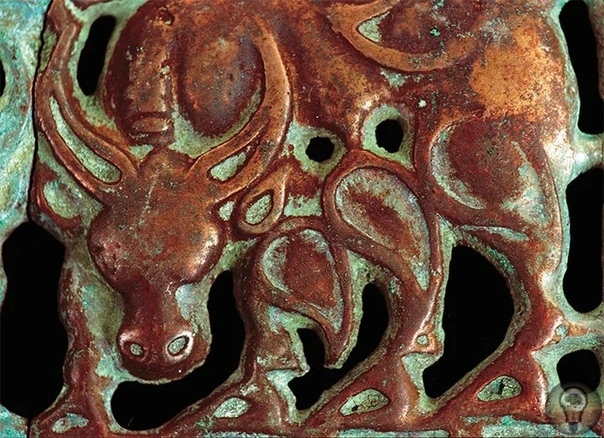 Об изображениях драконов на древних артефактах, найденных на территории Сибири.