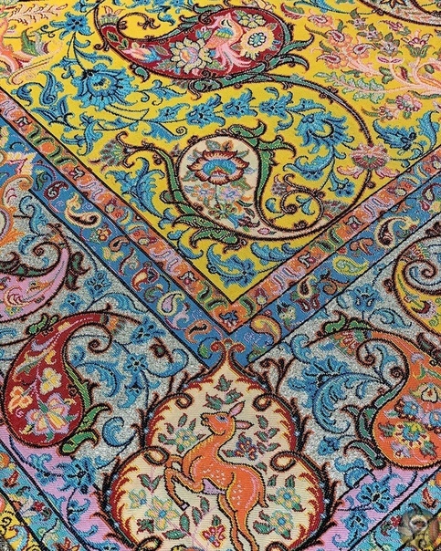 Терме В Иране терме считается самой изысканной тканью ручной работы. На протяжении многих веков изготовление и использование терме в одежде и декоре отражало художественную составляющую иранской