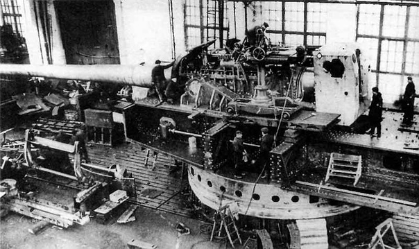 ПРОЕКТ 23 Советской России в наследство от Империи досталось 11 современныхполностью боеспособных линейных корабля. Три из них после бесчисленных модернизаций служили большевикам до 50х годов 20