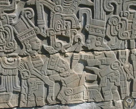 Пирамиды Ниш руины загадочного города Эль-Таджин. Папантла, Мексика. В густых непроходимых джунглях мексиканского штата Веракрус расположены руины древнего города Эль-Таджин. Место это