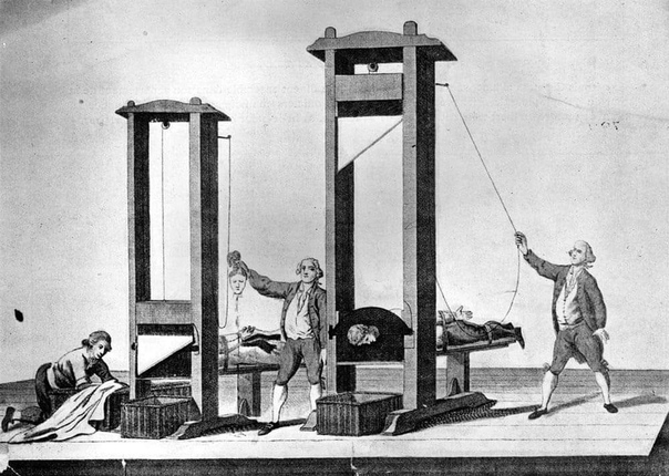 Профессор анатомии Гильотен был противником смертной казни. Однако поскольку отменить её было не в его силах, он выступал за более «гуманный» способ казни, нежели распространённые тогда сжигание