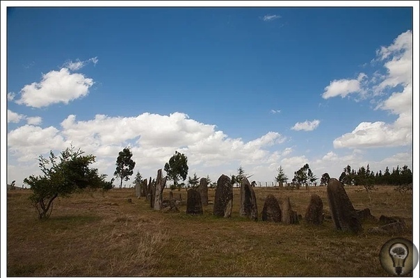 Стелы Тия - о древних артефактах, найденных на территории Эфиопии Эфиопия не просто маленькая страна, расположенная на территории Африки. У нее очень богатая древняя история. Есть здесь и такие