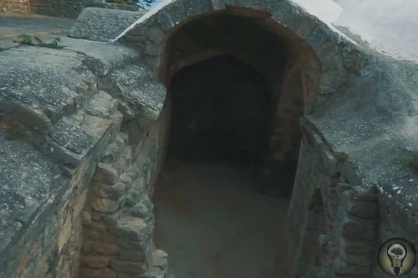 Древнее подземелье в Дагестане не дает покоя ученым: для каких целей оно служило на самом деле Подземное здание является частью древней крепости Нарин-Кала, которая входит в список культурного