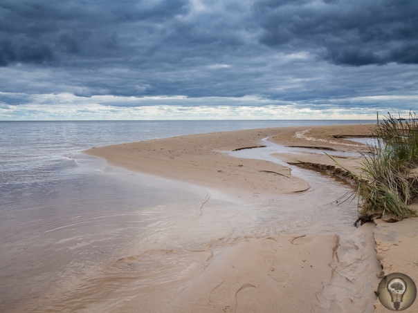 ПСКОВСКОЕ ЧУДО: 12 ТАЙН ЧУДСКОГО ОЗЕРА Удивительный водоем, поделенный между Россией и Эстонией, еще называют морем. Действительно, кое-где его берега с песчаными дюнами, косами и отмелями
