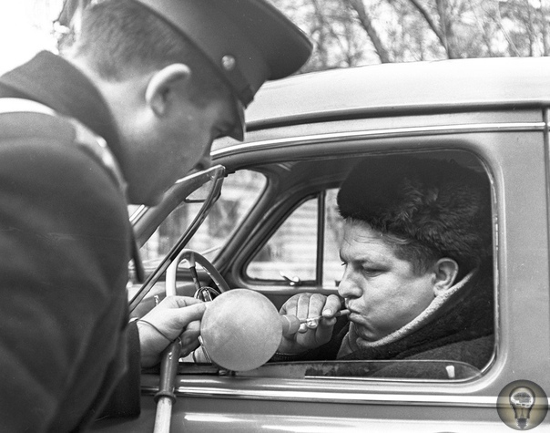 Проверка на дорогах. Как выглядели дорожные инспекторы в разные годы. 3 июля, в России отмечают День ГИБДД в начале июля 1936 года в СССР было утверждено «Положение о Государственной