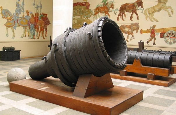 Пумхарт фон Штейр - австрийская бомбарда, созданная в начале XV века в Лицене и являющаяся крупнейшей по калибру бомбардой, сделанной из кованых железных полос