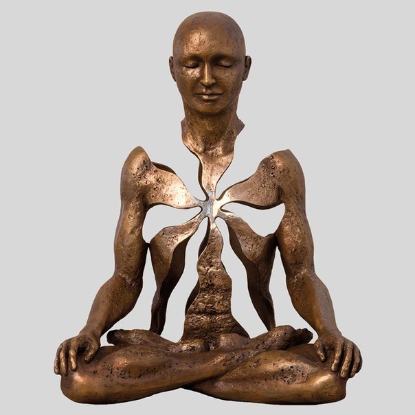 Английская художница и скульптор Сукхи Барбер (Suhi Barber 12 лет провела в Катманду, изучая буддийскую философию, и поэтому ее скульптуры пропитаны как европейским, так и азиатским духом