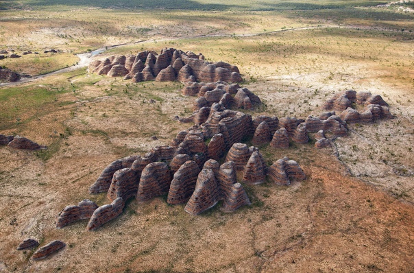 Национальный парк Пурнулулу Национальный парк Пурнулулу на территории австралийского штата Западная Австралия был основан в 1987 году. Главной достопримечательностью парка являются горные