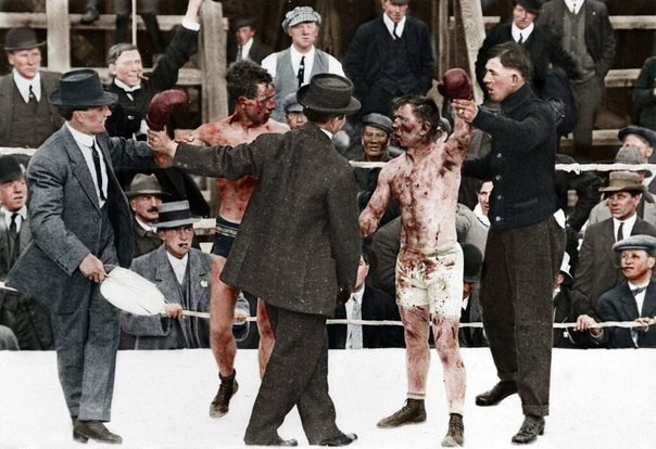 Колоризированное фото 15-раундового боксерского поединка между Roy Campbell и Dic Hyland (Канада, 1913 год
