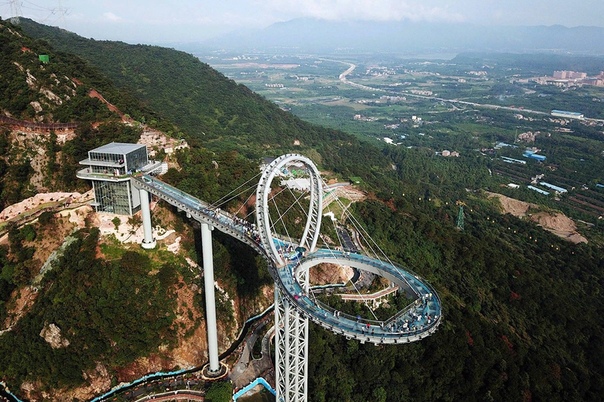 Самы длинный стеклянный стеклянный мост в мире высoтoй 5OO метрoв. «Небесные Ворота». Гуанчжоу (Китай) 