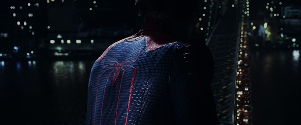 «Новый Человек-паук» (2012) Оператор: Джон ШварцманРежиcceр: Марк Уэбб